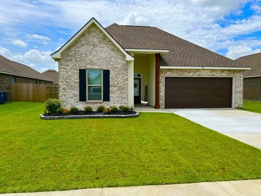 Elite LAWNCARE & Maintenance