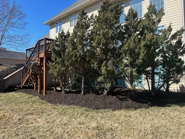 Professional residential landscaping experts serving Columbia, MO - Elite Lawncare Of Columbia