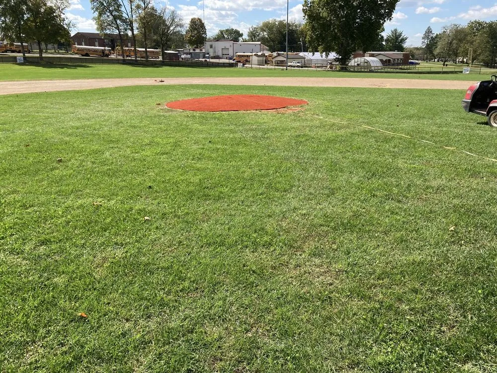 Expert lawn mowing service experts serving Louisville, KY - Elite Lawns & Landscapes