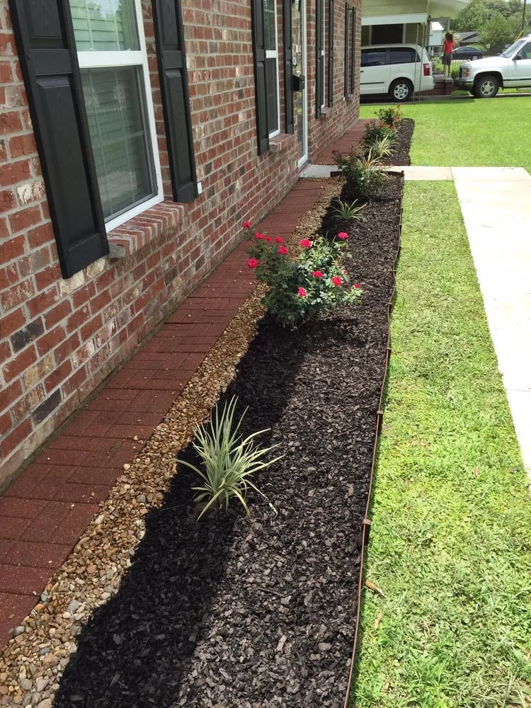 Top-rated residential landscaping experts serving New Iberia, LA - Elite Lawns