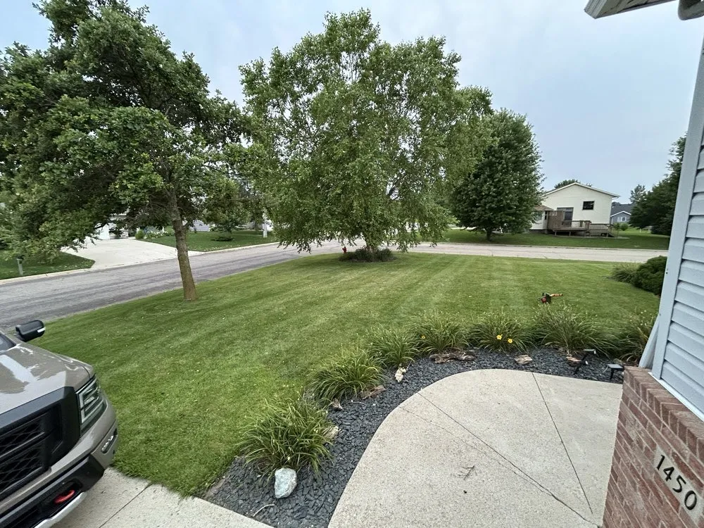 Top-rated landscape installation with custom design across Owatonna, MN - Elite Lawns