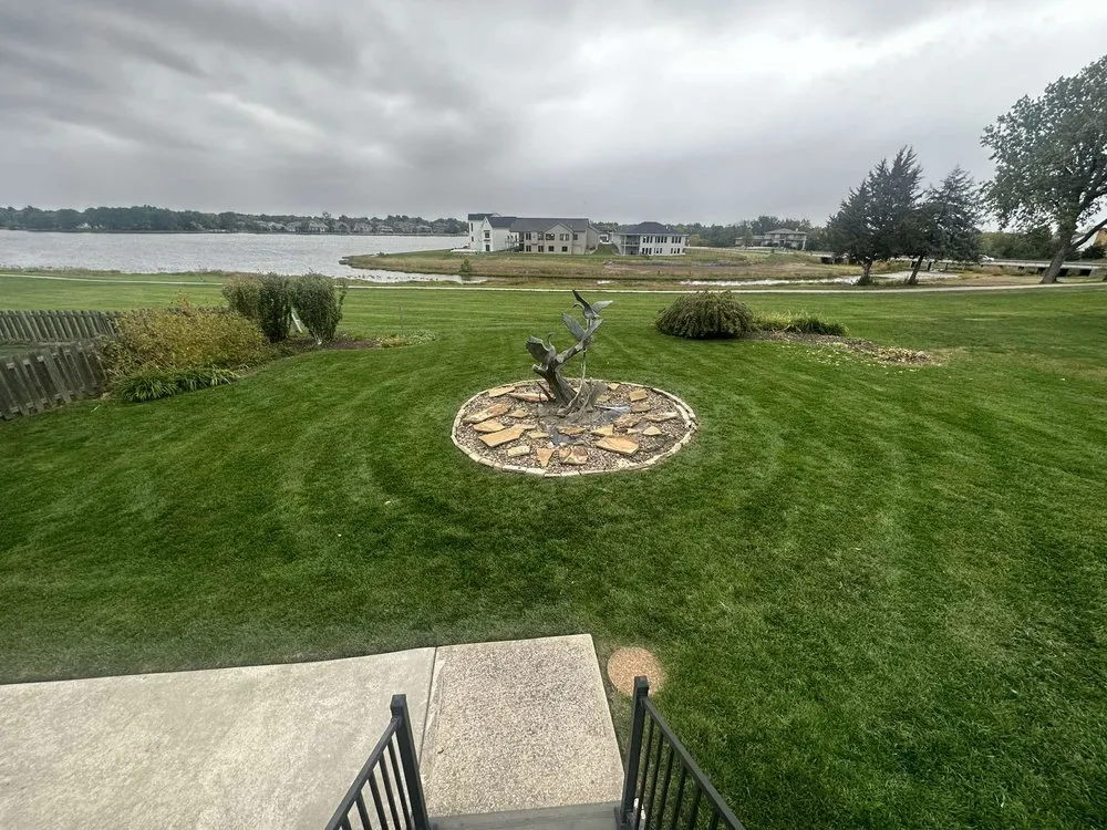 Local garden landscaping experts serving Leawood, KS - Elite Lines Lawn and Landscape