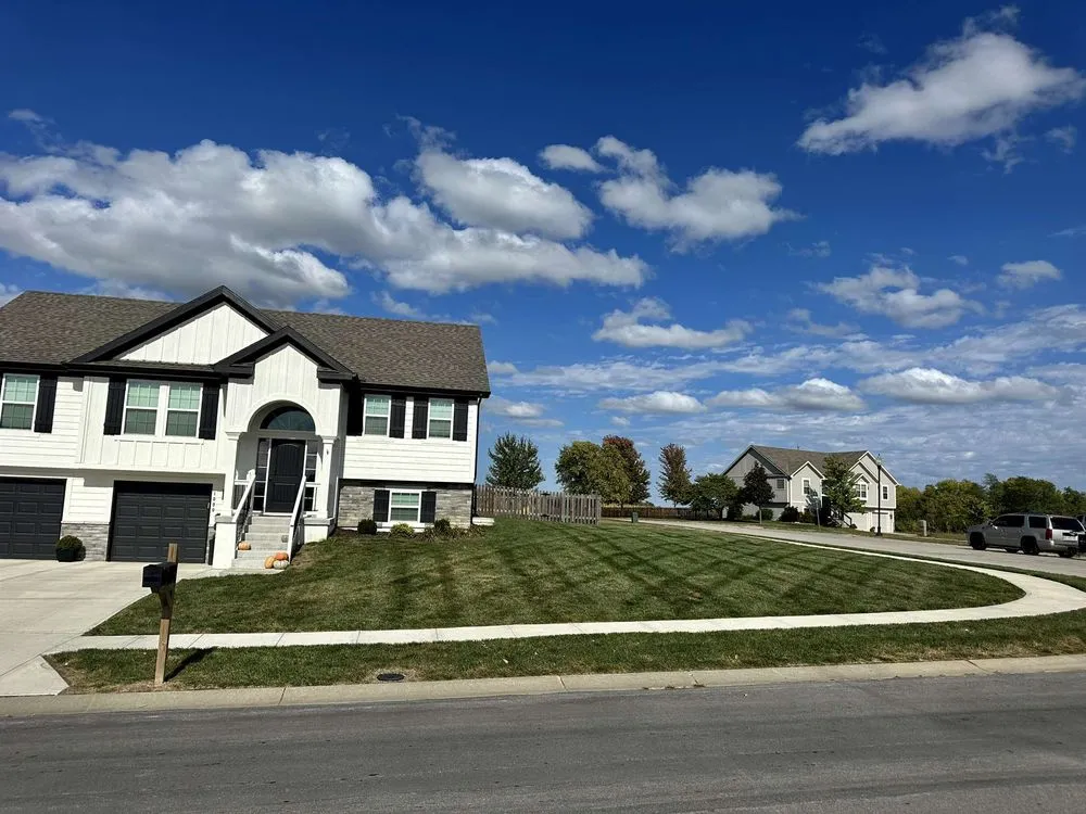 Expert landscape installation experts serving Leawood, KS - Elite Lines Lawn and Landscape