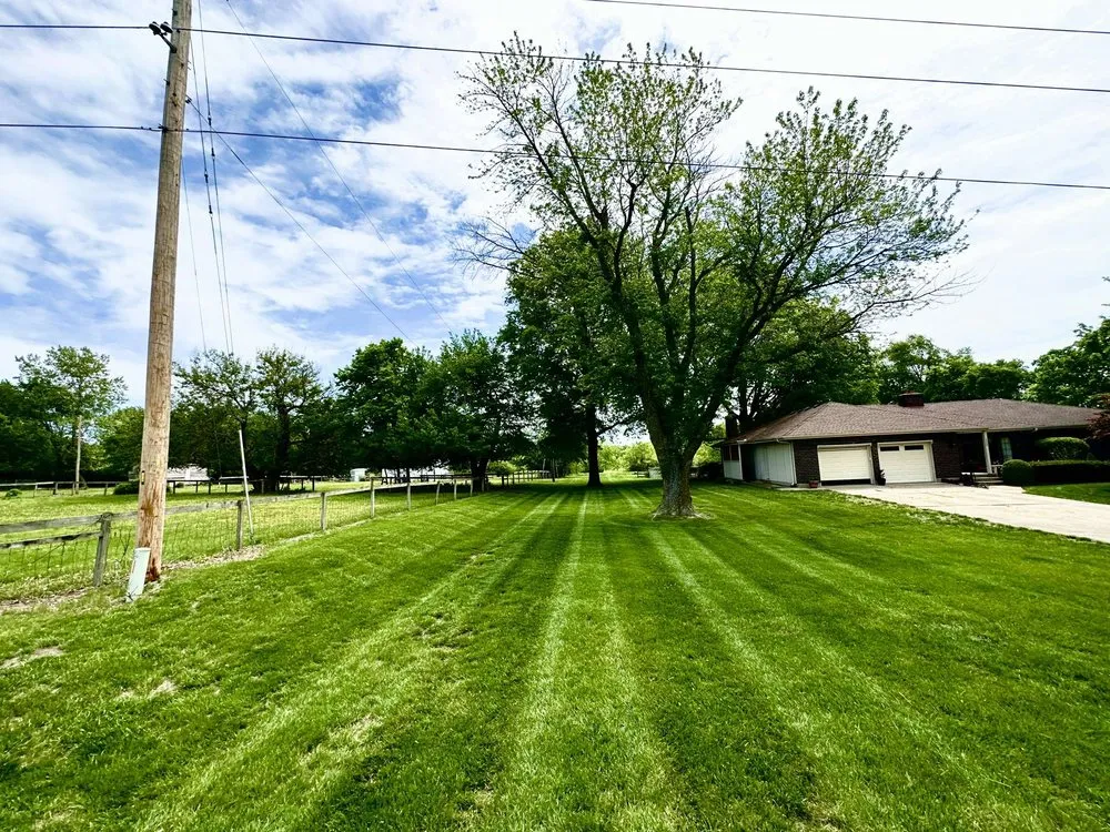 Reliable landscape design experts serving Leawood, KS - Elite Lines Lawn and Landscape