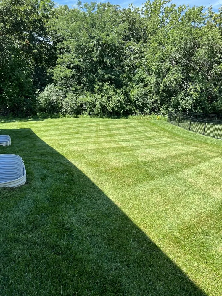 Trusted landscape installation in Kansas City, KS - Elite Mowing And Services