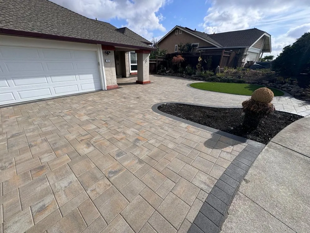 Custom outdoor landscaping in Concord, CA by Elite Pavers