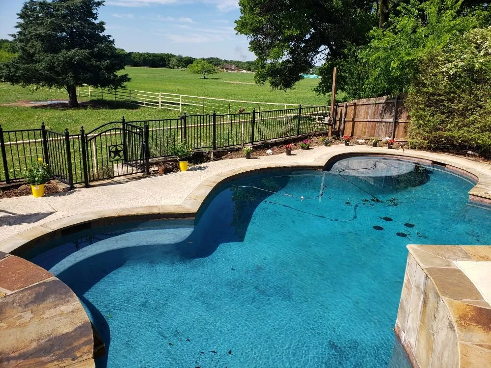 Top-rated lawn mowing service for year-round maintenance across Frisco, TX - Elite Pools and Landscaping