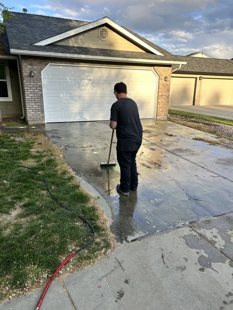 Professional lawn mowing service in Meridian, ID - Elite Power Clean