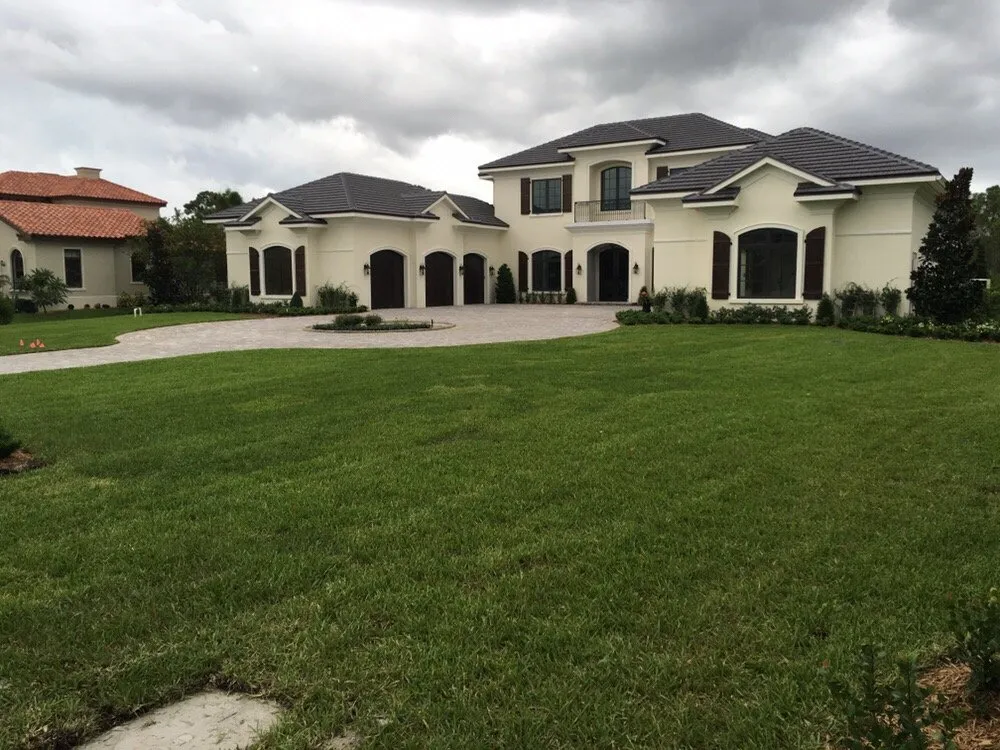 Custom lawn care service experts serving Jupiter, FL - Elite Properties