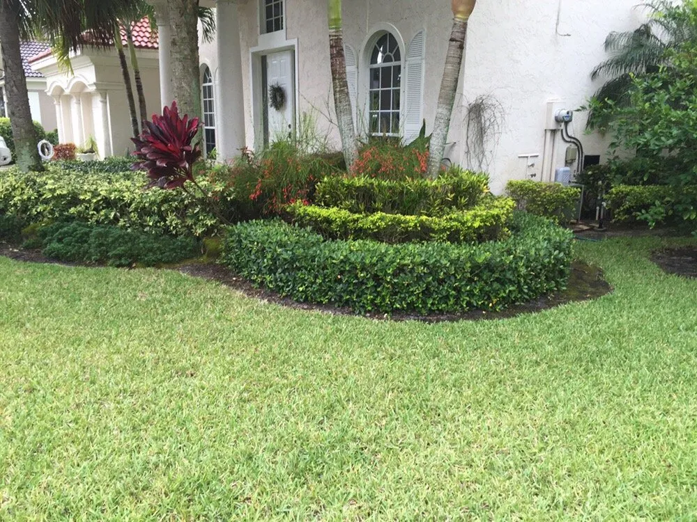 Top-rated outdoor landscaping experts serving Jupiter, FL - Elite Properties