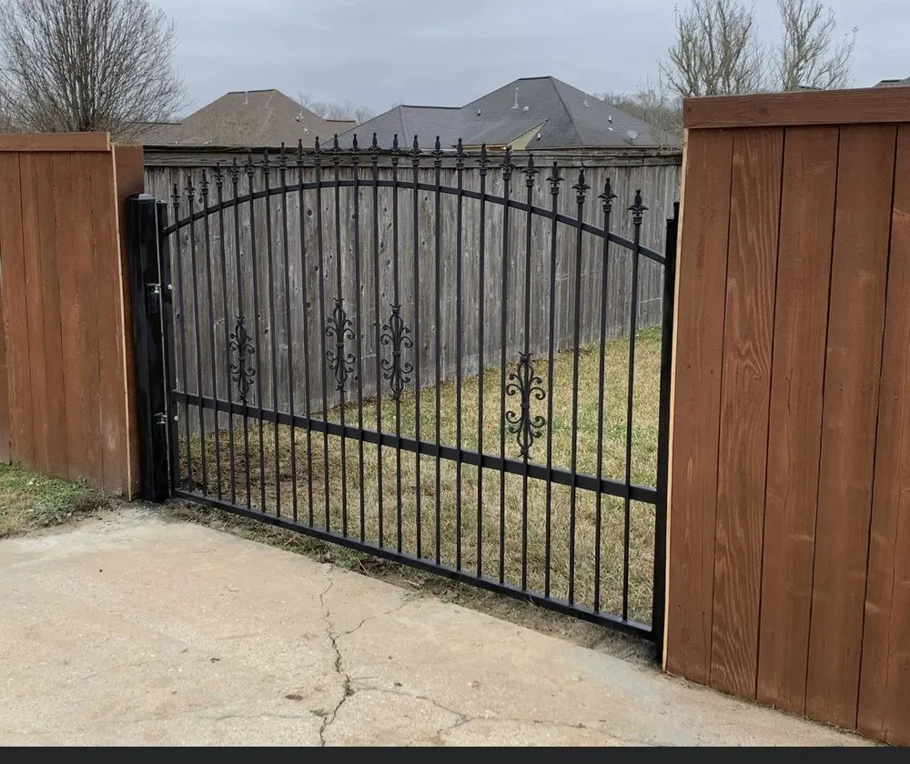 Local outdoor landscaping experts serving Baton Rouge, LA - Elite Renovations and Landscaping