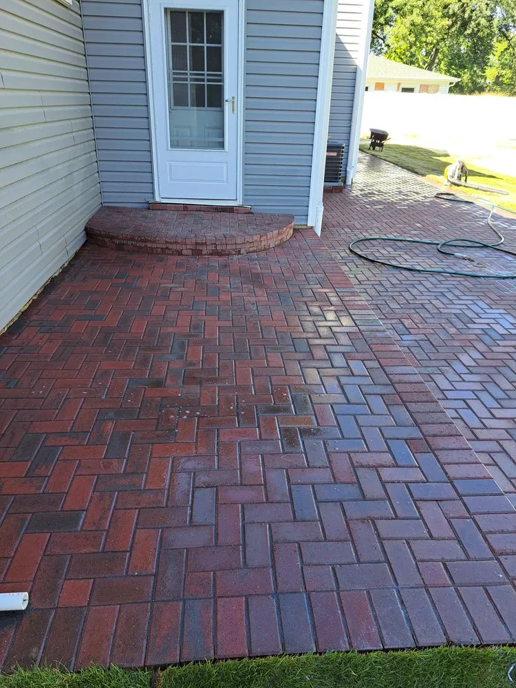 Local yard cleanup service for residential properties in Mchenry, IL by Elite Springs