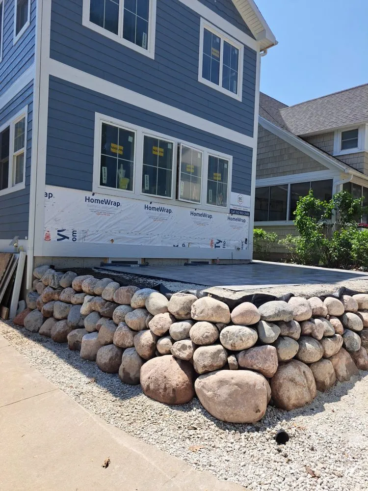 Affordable lawn care service for beautiful yards across Mchenry, IL - Elite Springs