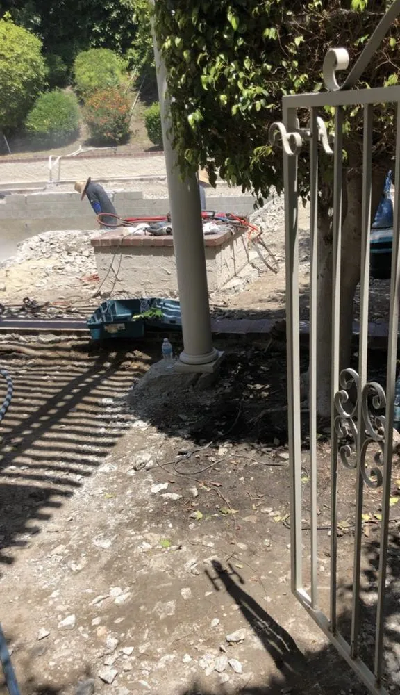 Affordable lawn care service for outdoor upgrades across Los Angeles, CA - Elite Team Builders