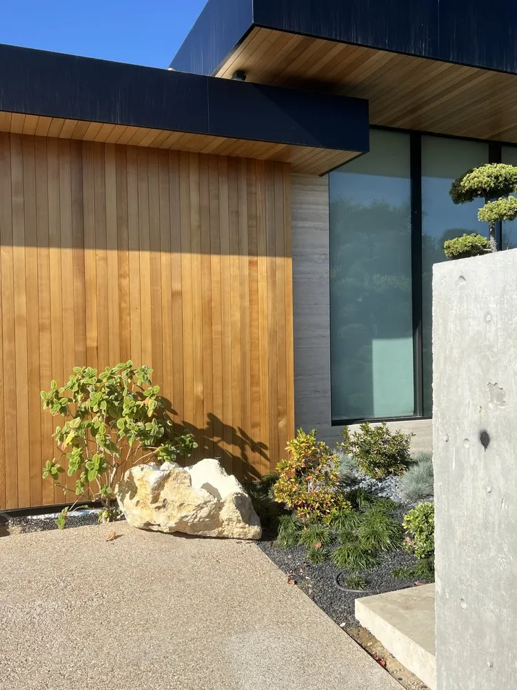 Affordable lawn care service experts serving Los Angeles, CA - Elite Team Builders