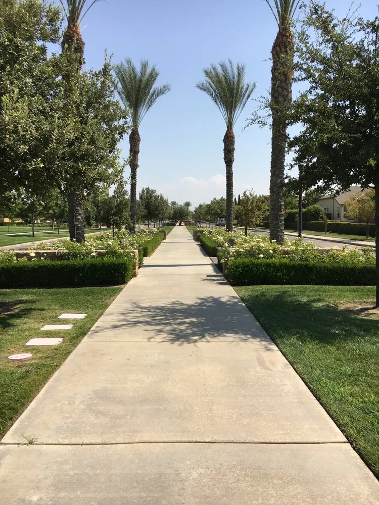 Top-rated yard maintenance in Clovis, CA - Elite Team Offices