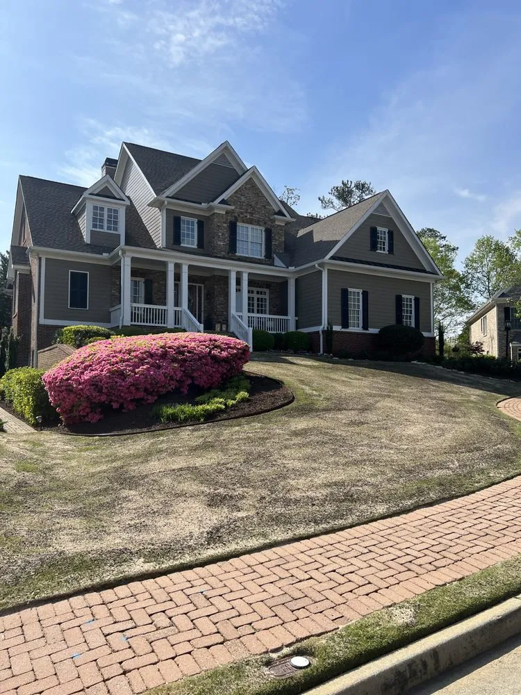 Reliable yard cleanup service for year-round maintenance in Buford, GA by Elite Topdressing