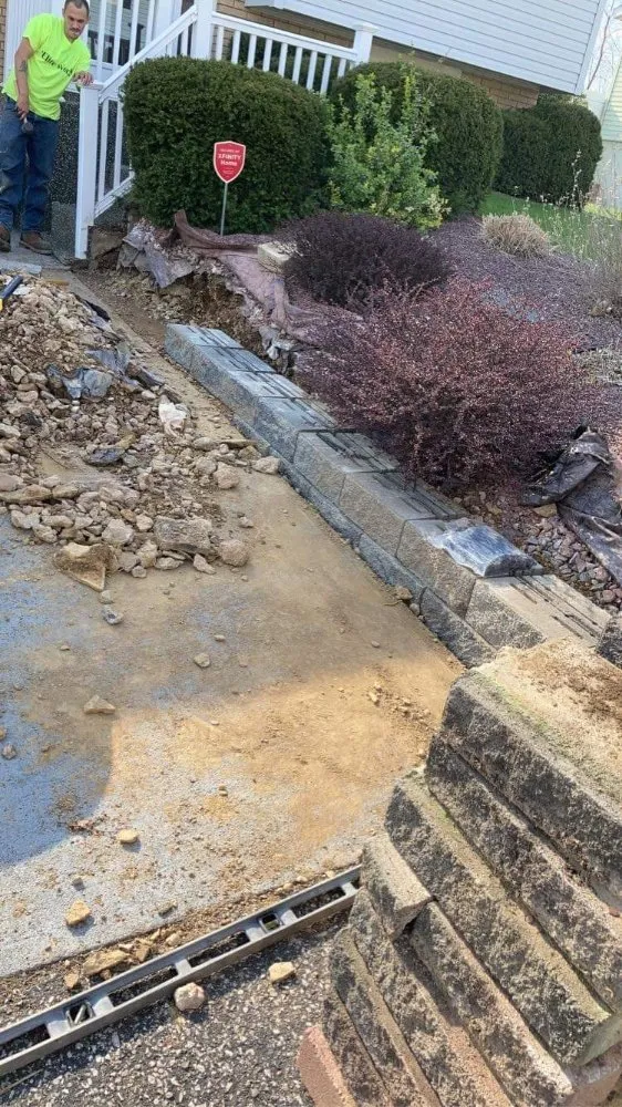 Custom lawn mowing service in Weirton, WV - Elite Works