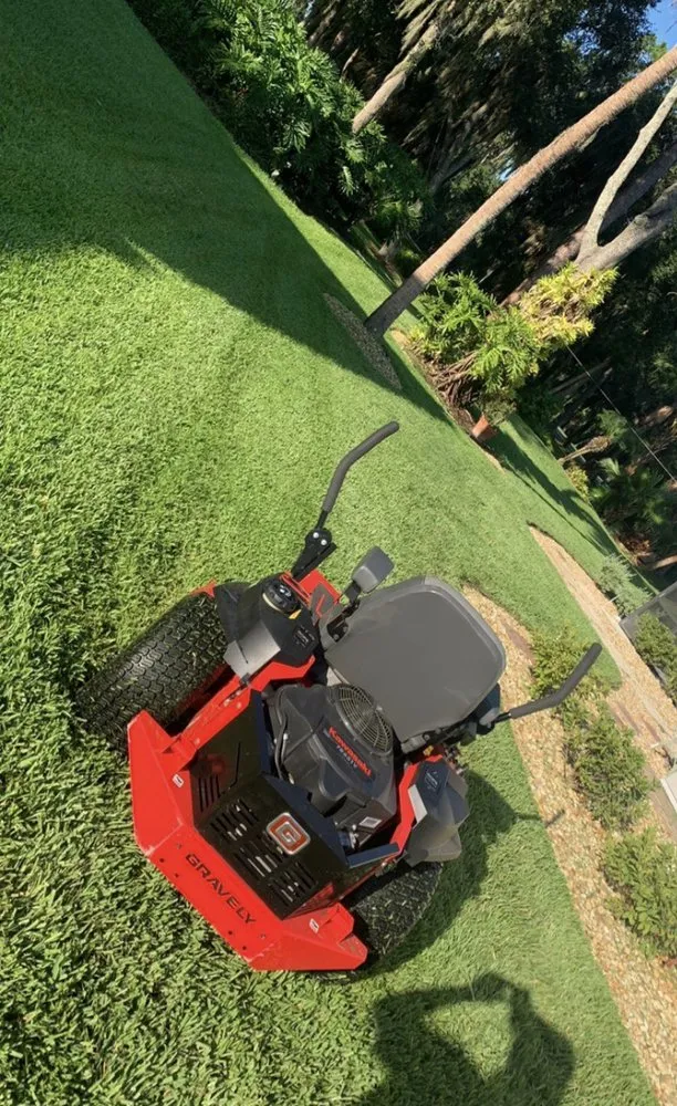Custom lawn care service for homes across Tampa, FL - Elite Yard Services