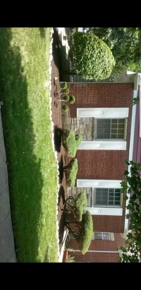 Custom residential landscaping for beautiful yards across Glenwood, IL - Elites Homecare