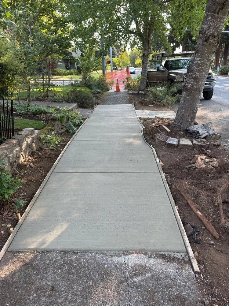 Expert garden landscaping experts serving Vancouver, WA - Elizaldes Construction and Maintenance