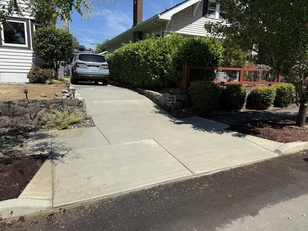 Professional residential landscaping for year-round maintenance across Vancouver, WA - Elizaldes Construction and Maintenance