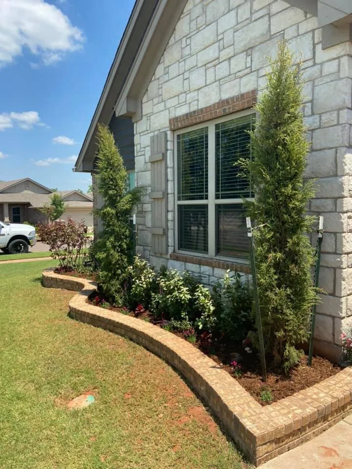 Expert yard cleanup service for year-round maintenance across Norman, OK - Elkhorn Landscaping