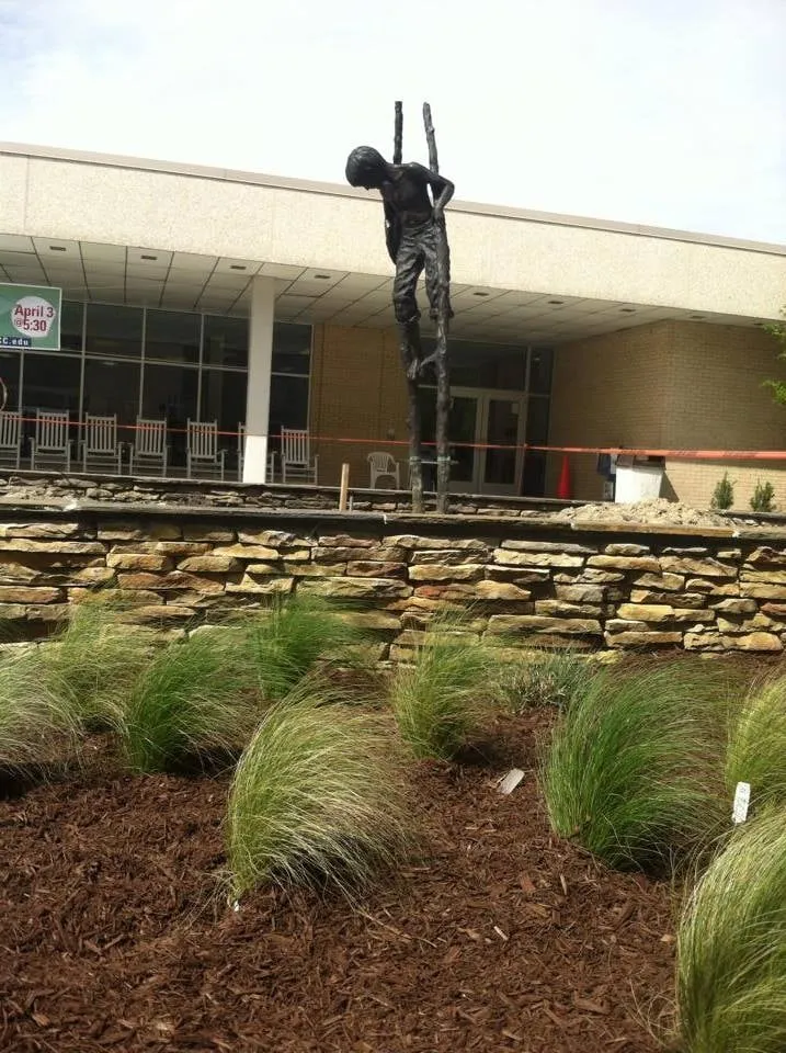 Local garden landscaping in New Bern, NC by Elks Lawn Care & Landscaping