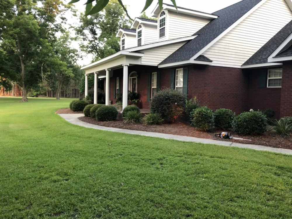 Top-rated garden landscaping for year-round maintenance in Blackshear, GA by Elliot Hernandez Lawn Service