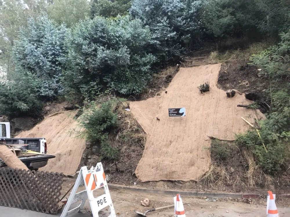 Top-rated lawn mowing service experts serving Fairfax, CA - Elliott Land Management