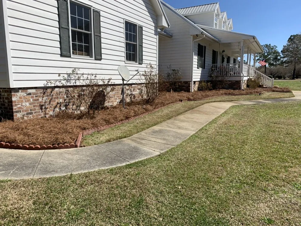 Professional yard maintenance in Galivants Ferry, SC - Elliott’s Lawn Care