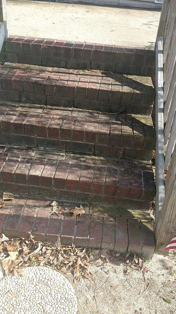 Affordable yard maintenance in Goldsboro, NC - Elliott's Lawn care