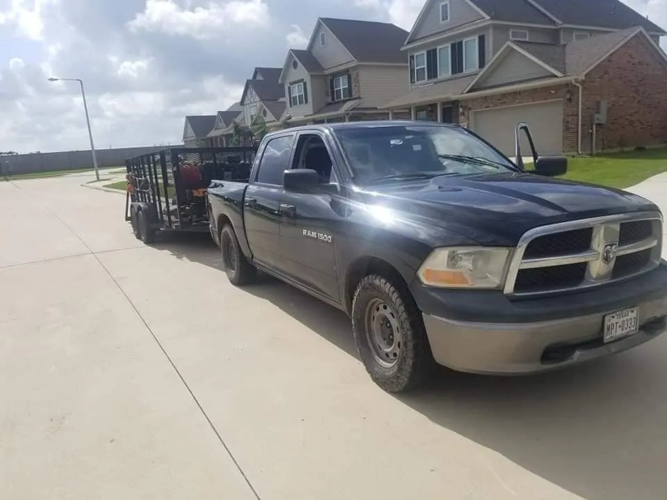 Trusted lawn care service experts serving Dickinson, TX - Elliotts Lawn Home Services