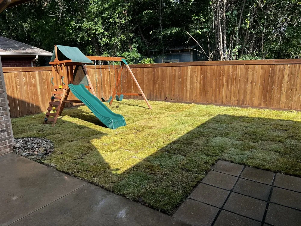 Professional lawn care service in Waxahachie, TX by Ellis County Landscapes
