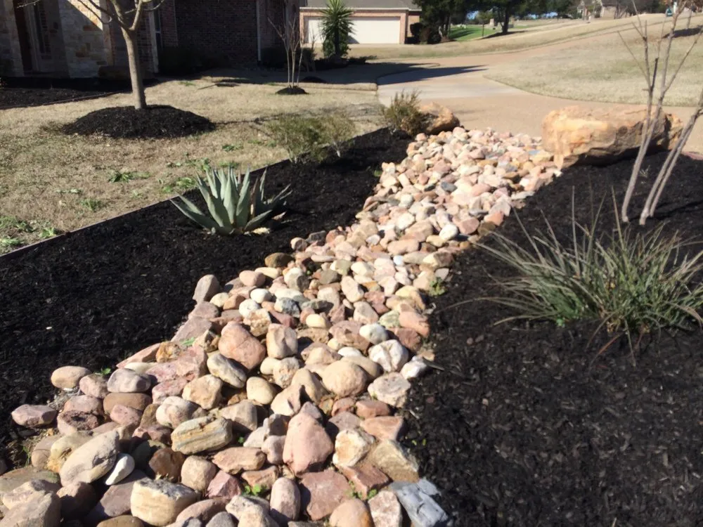 Top-rated lawn care service for outdoor upgrades across Waxahachie, TX - Ellis County Lawn & Landscape