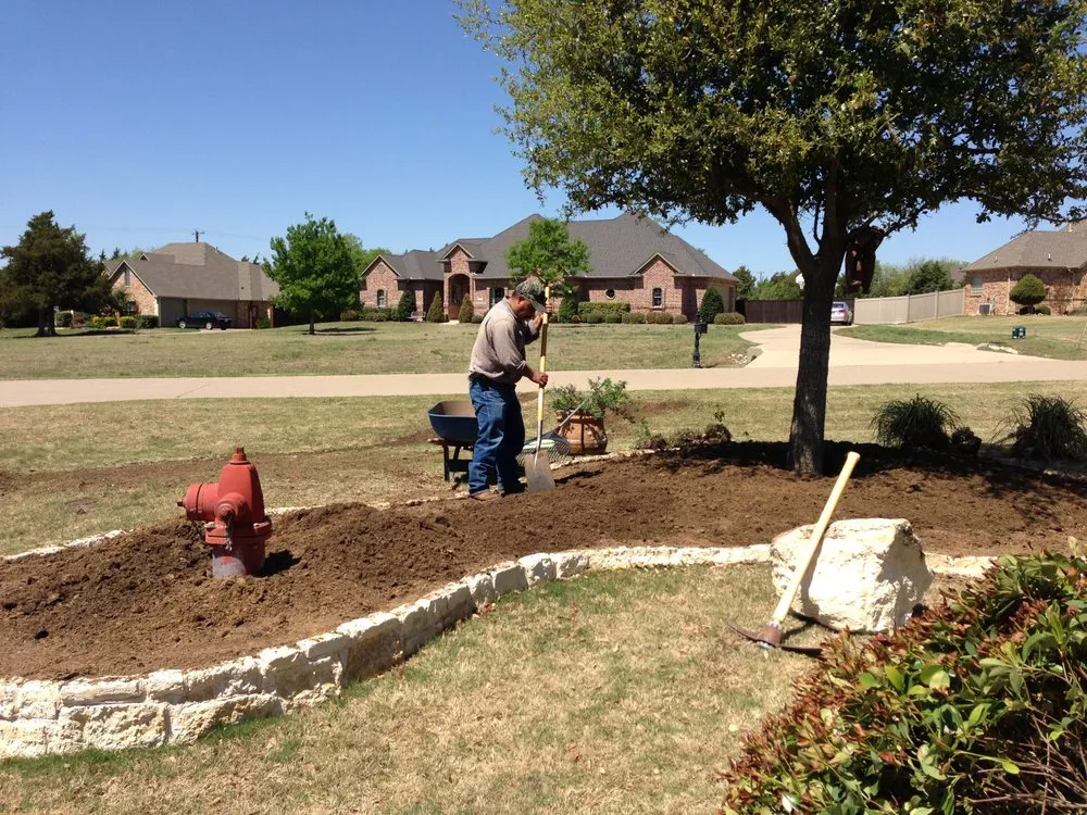 Expert landscape design in Waxahachie, TX by Ellis County Lawn & Landscape
