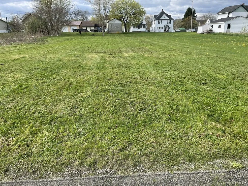 Top-rated landscape installation near you in Milan, PA by Ellis Lawn Care