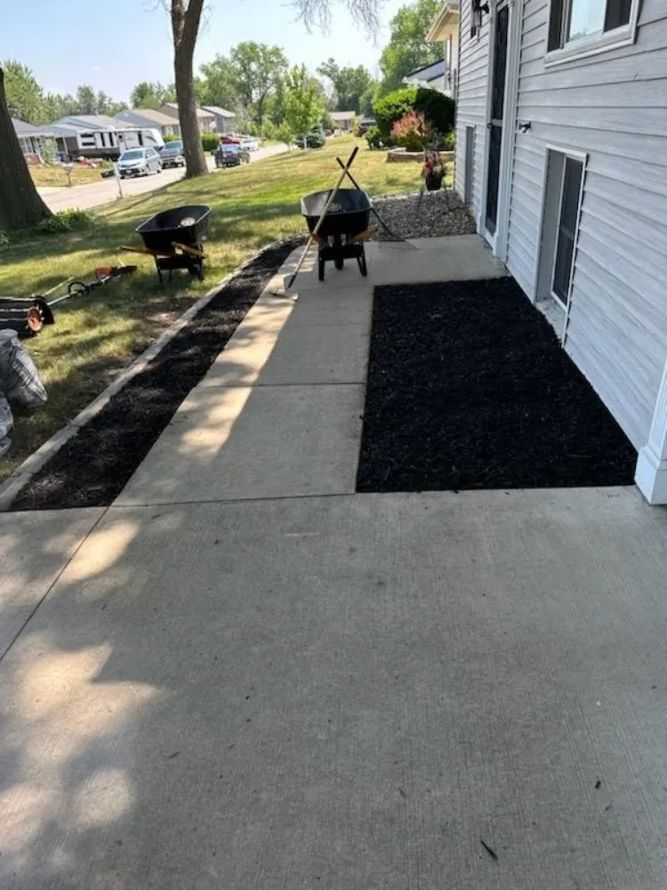 Local garden landscaping in Springville, IA - Ellison Lawn Care