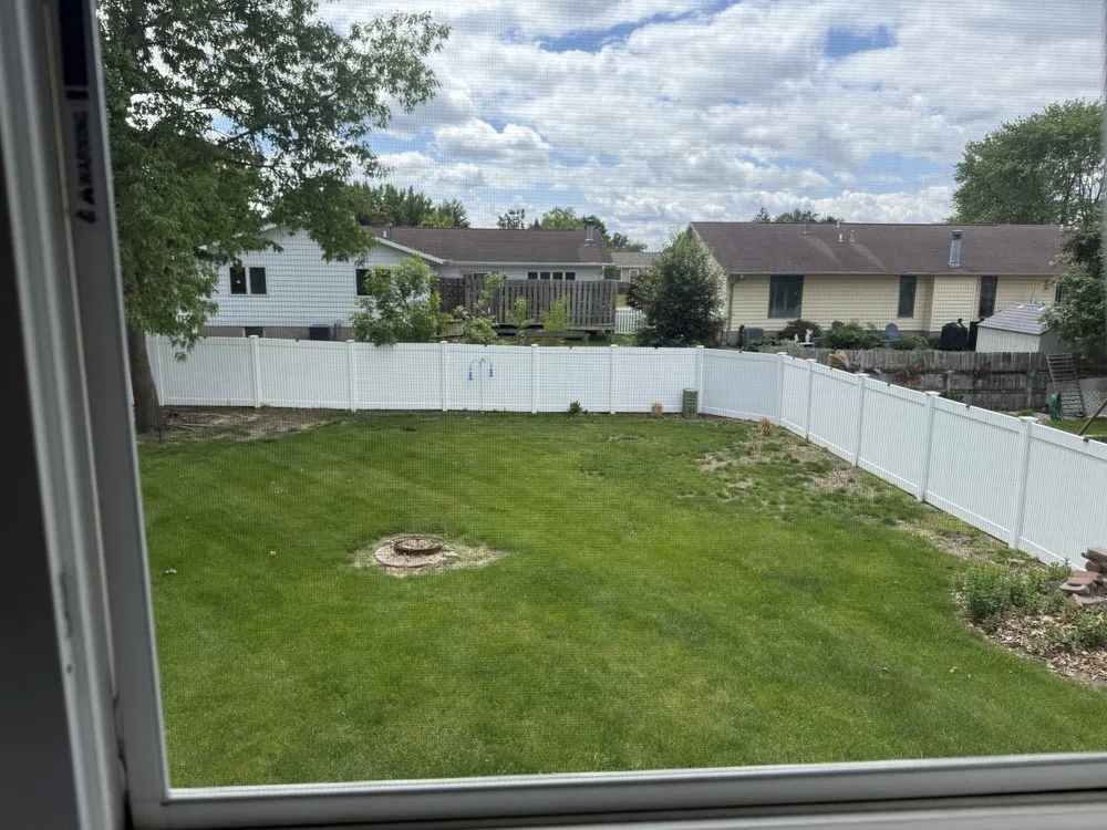 Expert yard maintenance in Springville, IA by Ellison Lawn Care