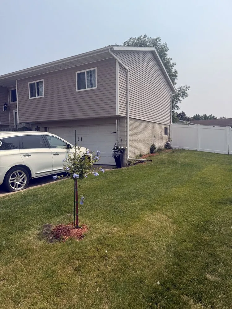 Custom yard maintenance in Springville, IA by Ellison Lawn Care