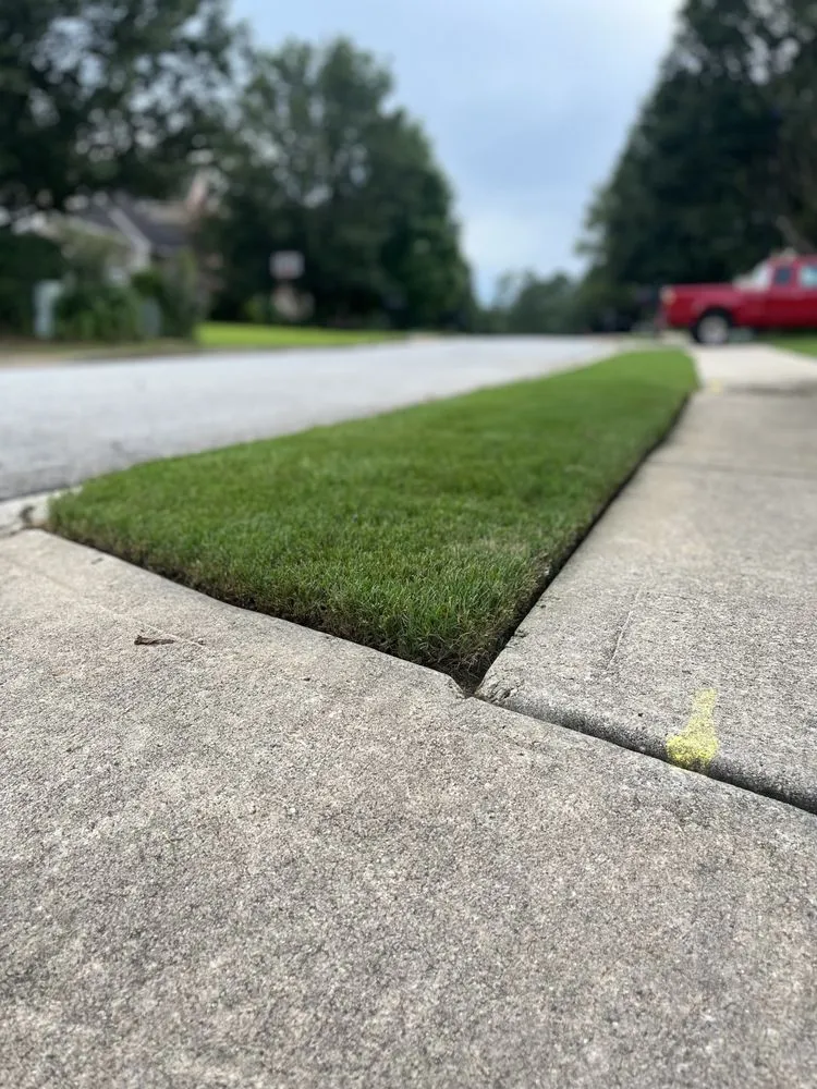 Top-rated lawn mowing service experts serving Marietta, GA - Ellison Pro Landscaping