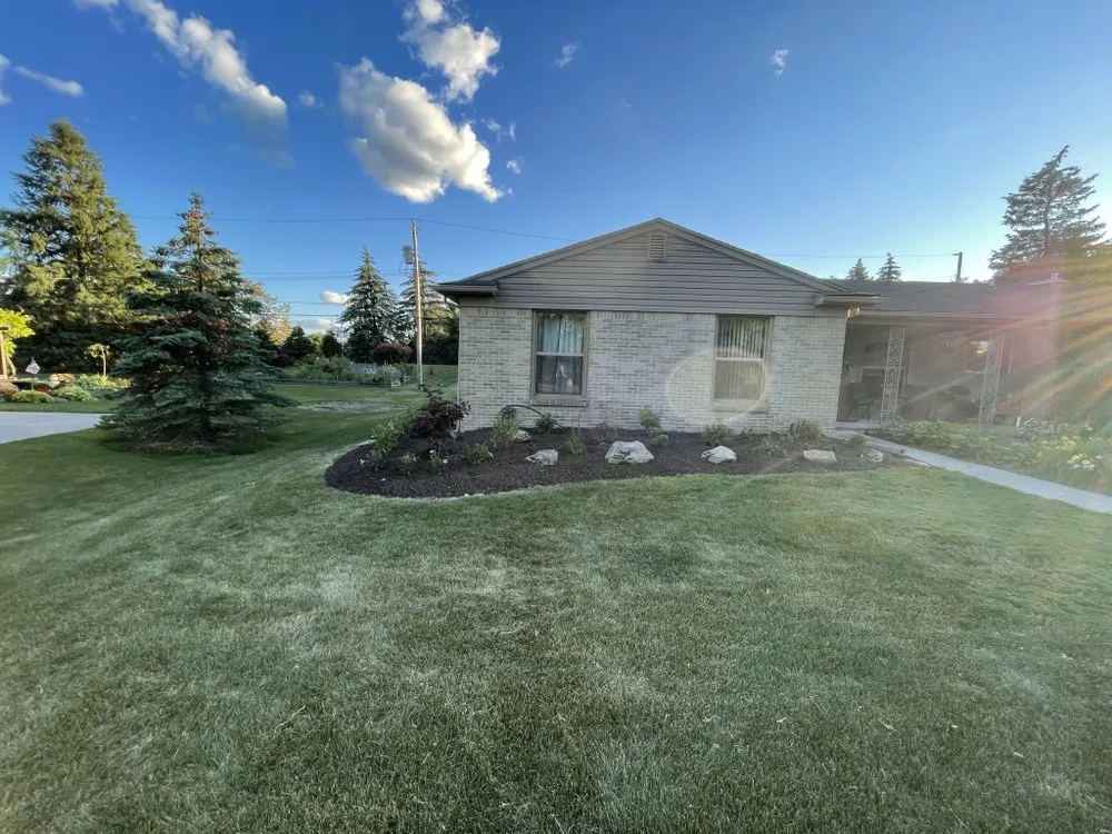 Top-rated lawn care service in South Lyon, MI - Ellwoods Property Management