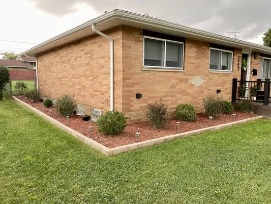 Elm Rose Gardens Logo