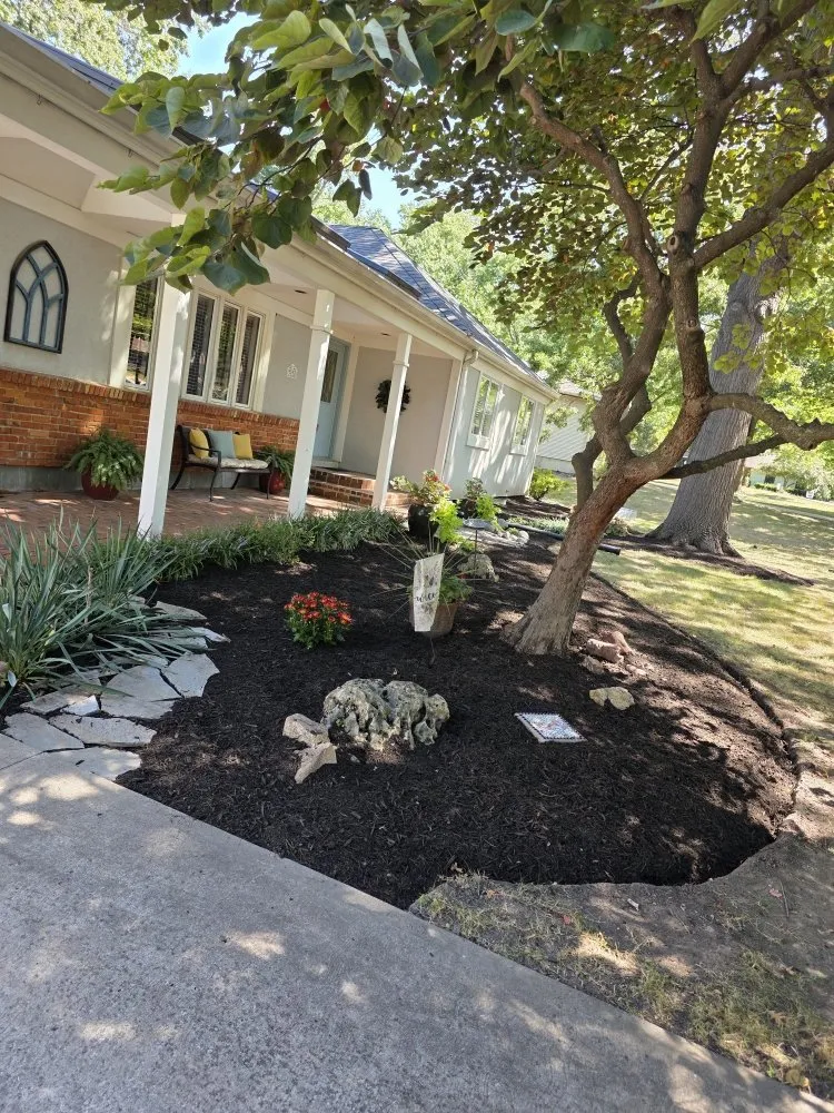 Top-rated lawn mowing service in Kansas City, KS - Elmer M Landscaping