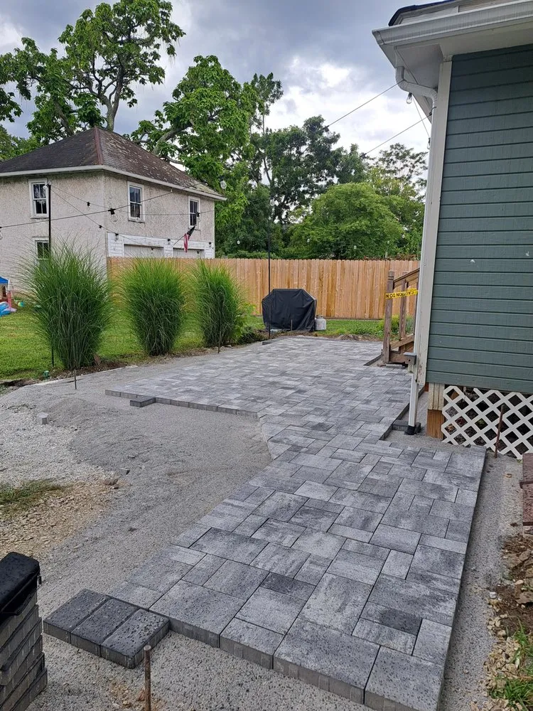 Reliable lawn care service in Palisades Park, NJ - Elmis Y Gray Landscaping