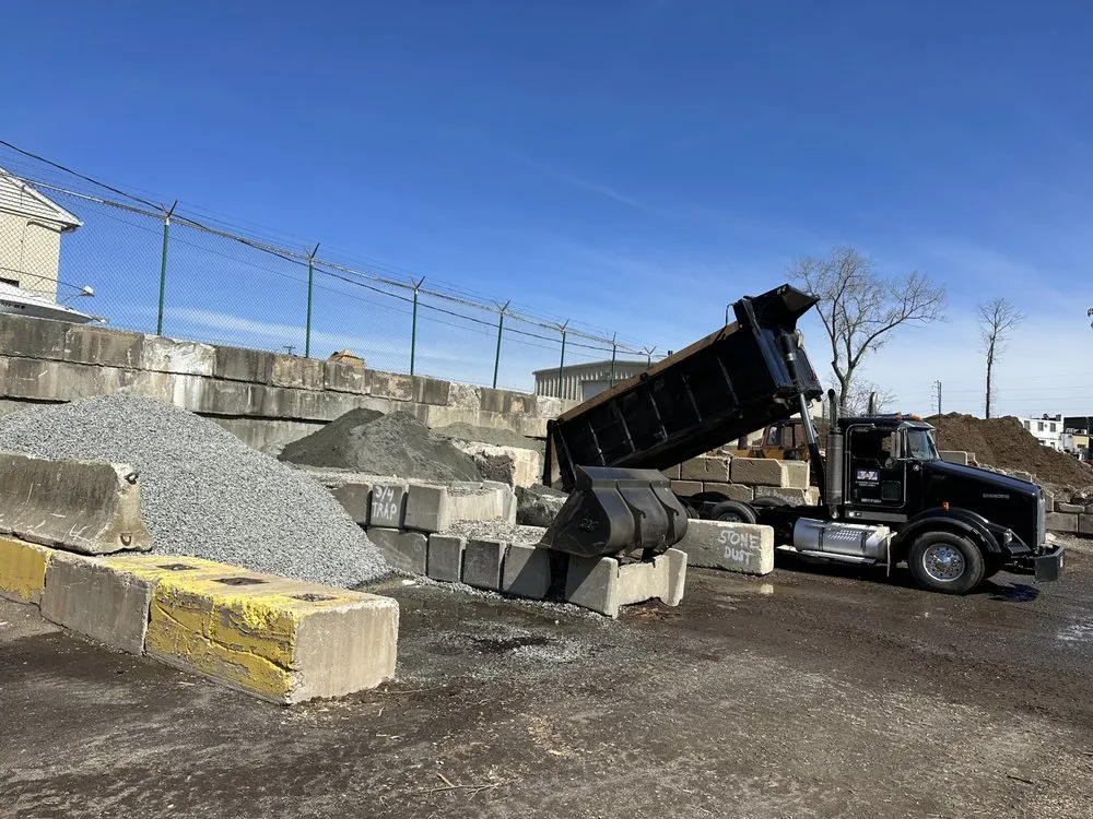 Reliable landscape design experts serving West Hartford, CT - Elmwood Bark and Stone