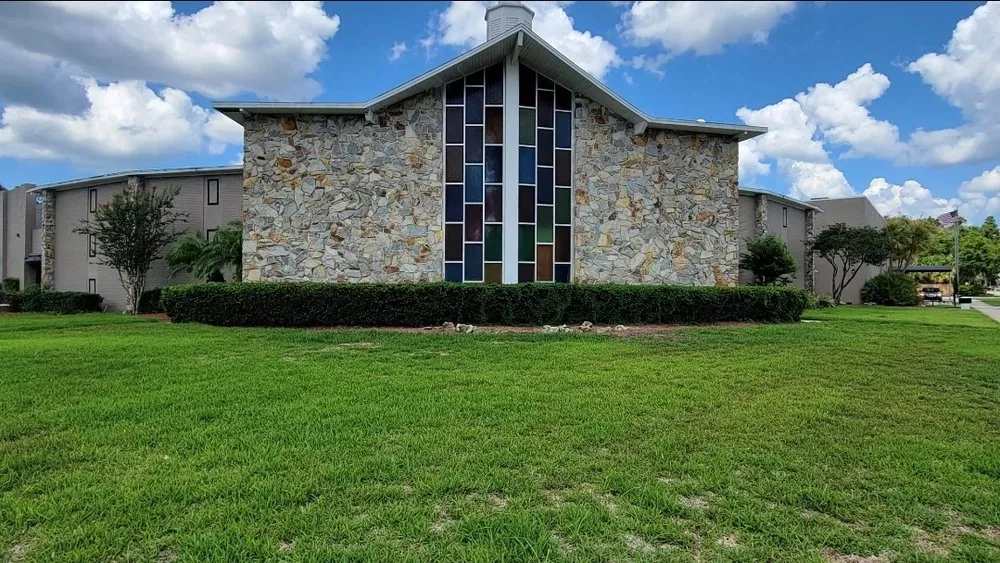 Expert yard cleanup service in Polk City, FL by Elohim Lawncare Services