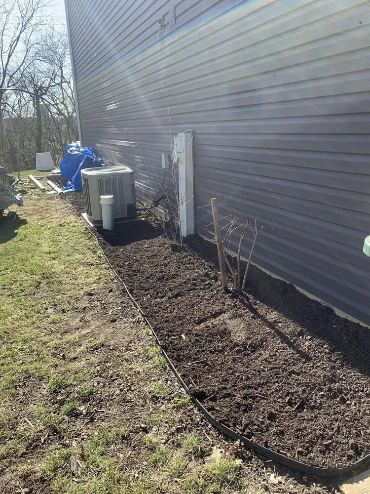 Trusted yard maintenance in Lake County, IL by Eloiza Landscaping