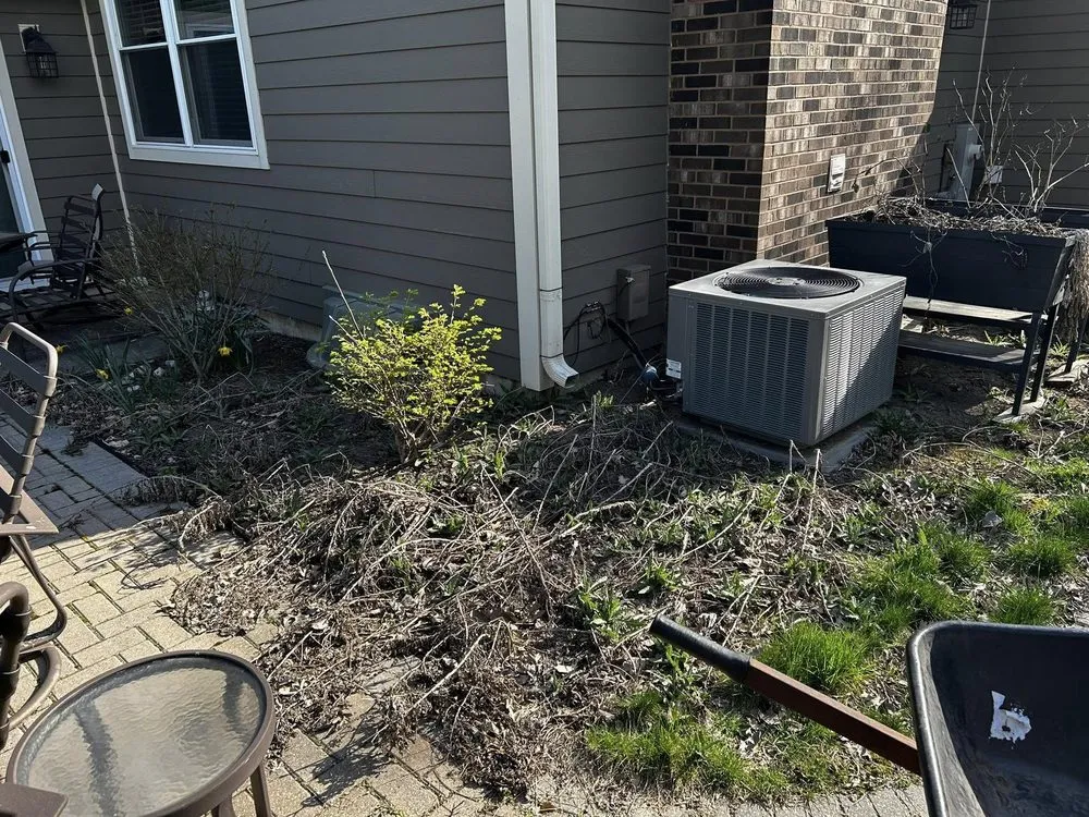 Expert yard cleanup service for year-round maintenance in Lake County, IL by Eloiza Landscaping