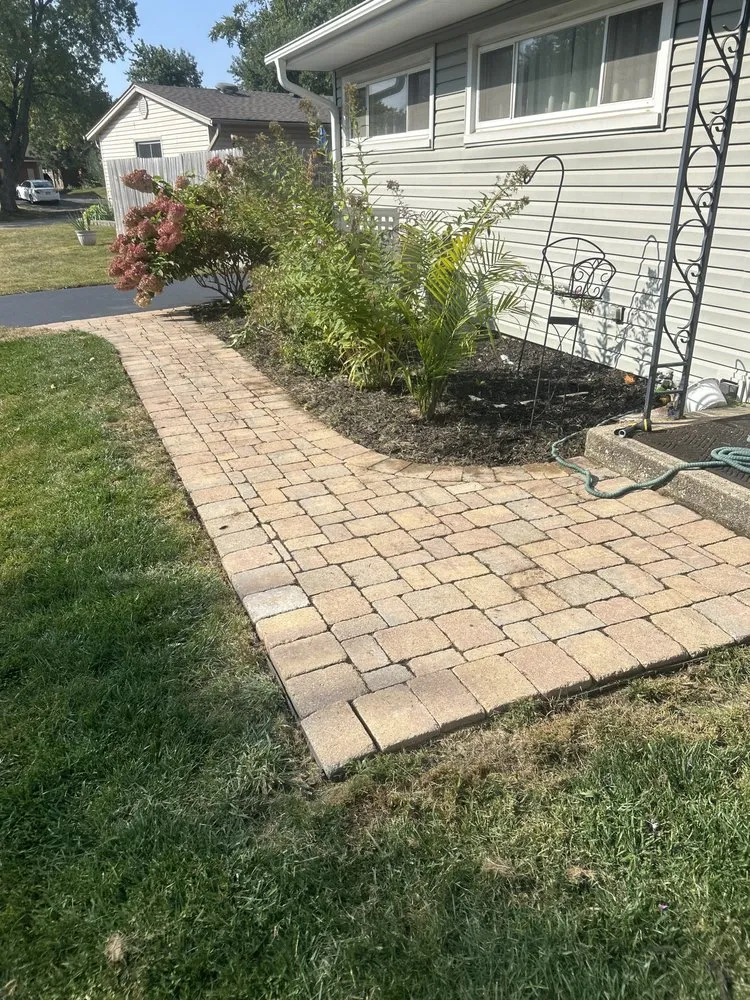 Local lawn mowing service in Lake County, IL - Eloiza Landscaping